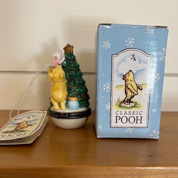 Classic Pooh Midwest of Cannon Falls Porcelain Hinged Box - Picture 1 of 10
